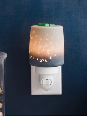 Scentsy Waves & Wings Mini Warmer NIB